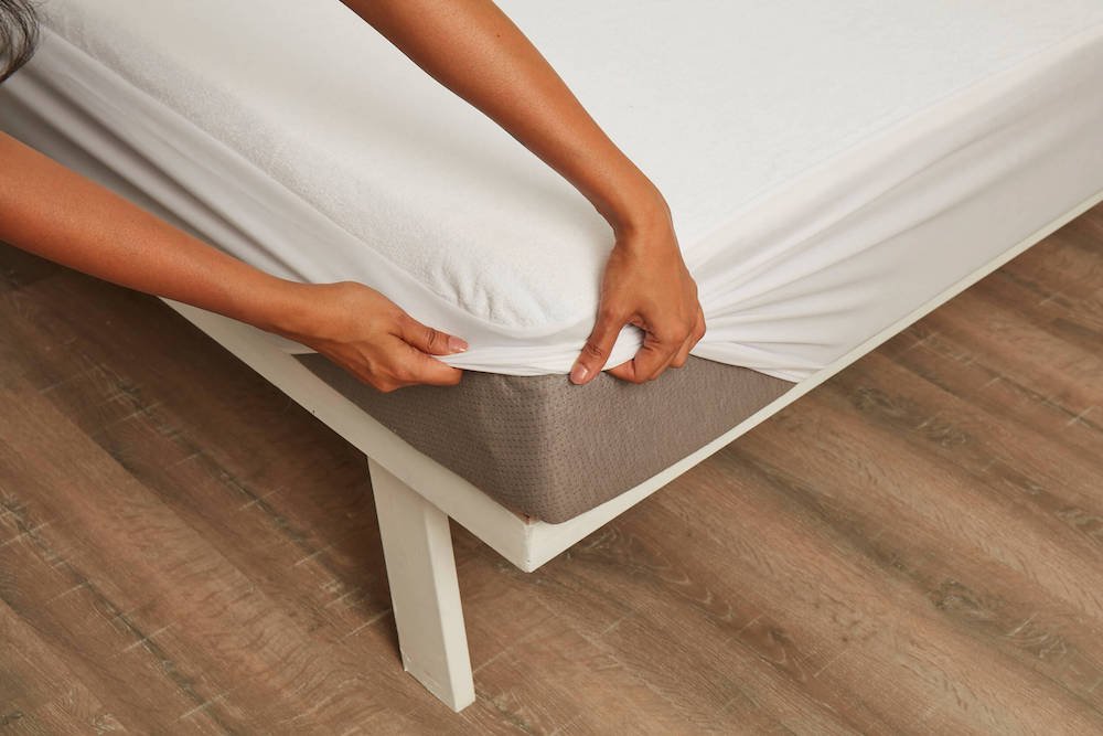 breathable waterproof mattress protector