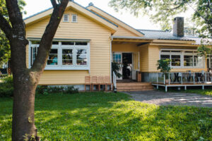 6 Services You Should Outsource For Your Home